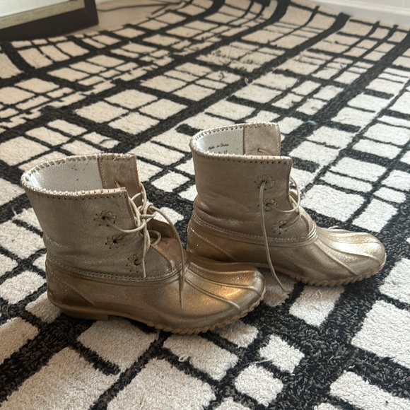 Jack rogers gold rain boot size 7 women’s - Picture 4 of 7